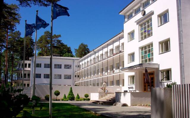 Отель Narva-Joesuu SPA and Sanatorium вид на фасад