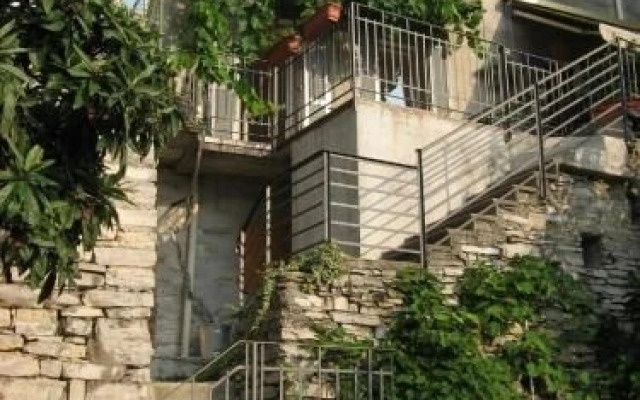 Moltrasio Casa DellUva