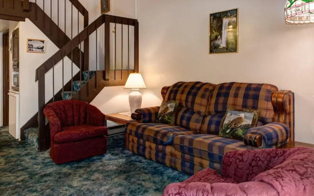Loft of Yosemite-a205