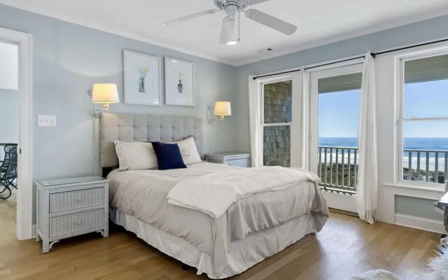 Shearwater 4 Bedroom Home by RedAwning