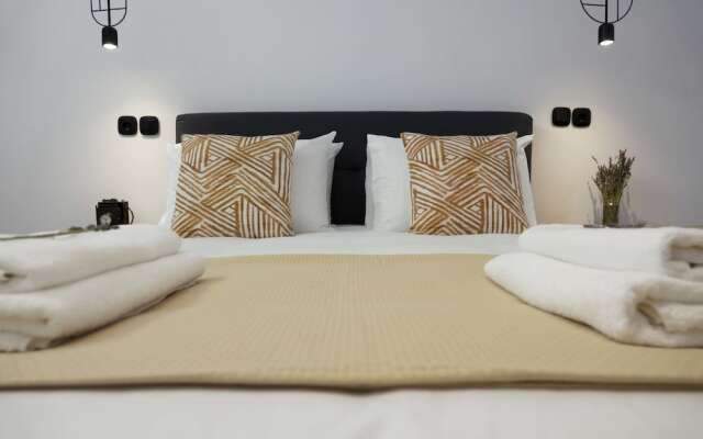 Отель Modern 2bed 2bath Loft in Acropolis area Афины комната для гостей