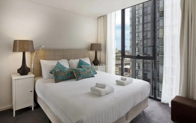 Bayviews Apartment