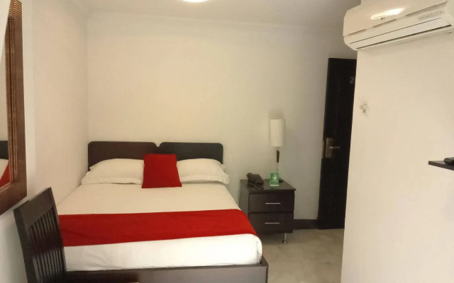 Hotel Calasanz Real