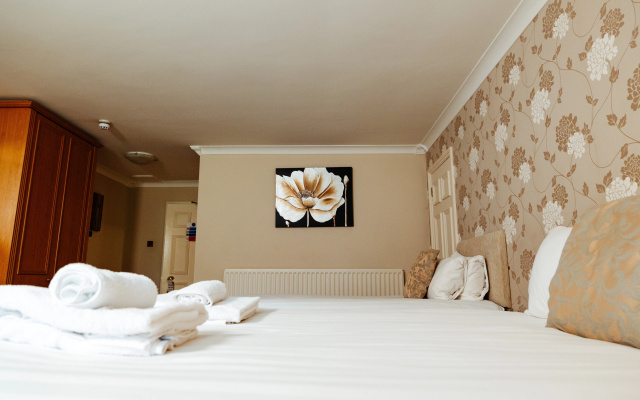 Woodland Manor Hotel