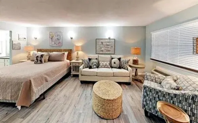 Sea Breeze Suites