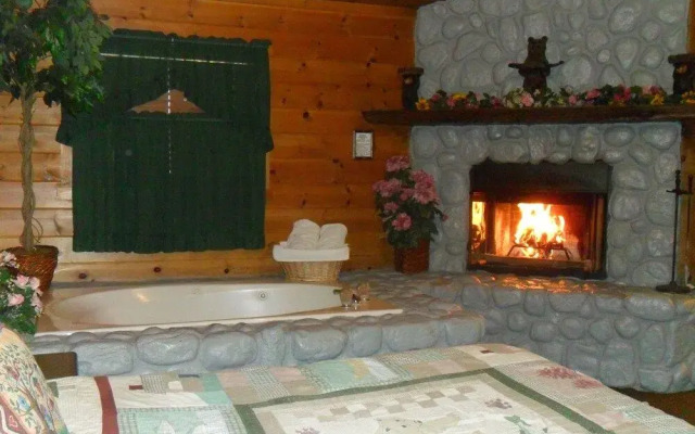 Big Bear Manor Spa Cabins