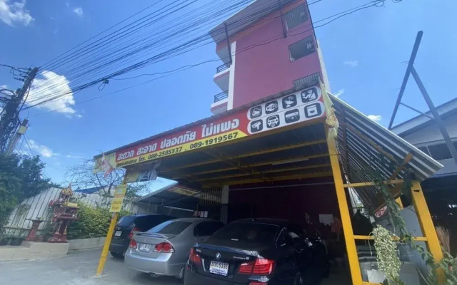 OYO 1135 Triple A Residence