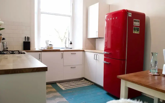 1 Bedroom Flat With Central Location