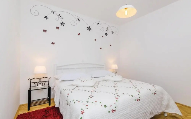 Stunning Home in Orasac With Wifi and 3 Bedrooms