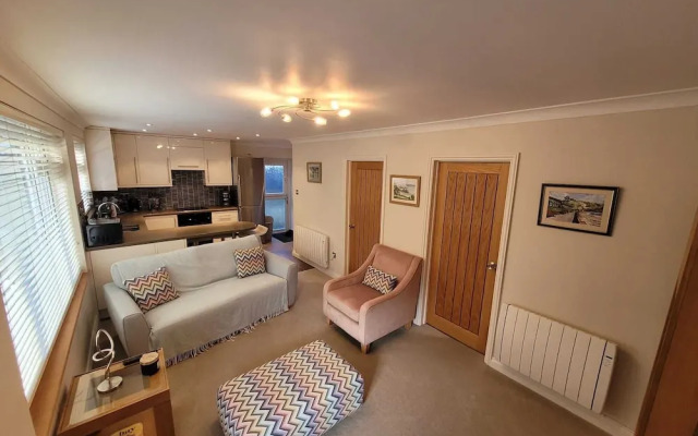 The Mumbles - Bungalow - 2 Bedrooms - Pet Friendly