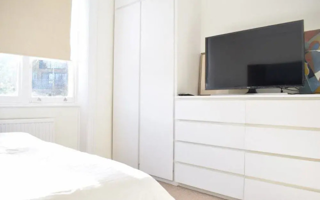 1 Bedroom Flat In Knightsbridge Sleeps 2