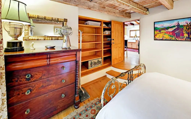 Magpie House 3 Bedrooms 2 Bathrooms Home