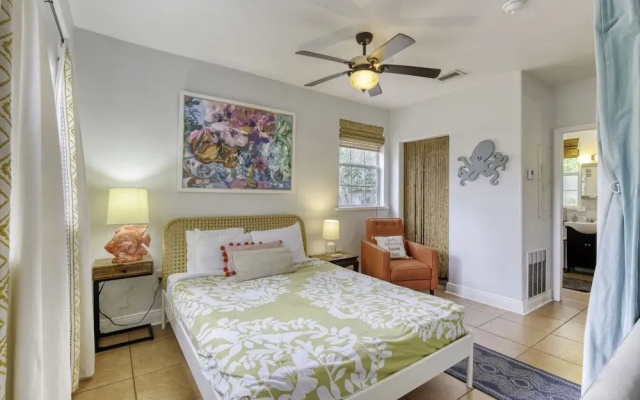 1 Bedroom Spanish Bungalow Guest House