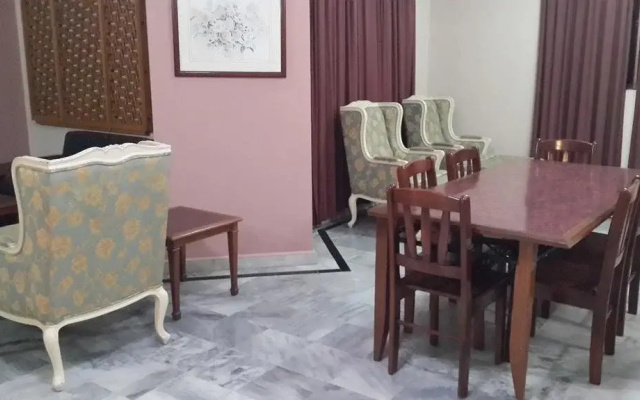 Golden City Apartment - Leisure Holiday Resorts