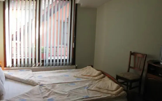 Pidovi Guest House