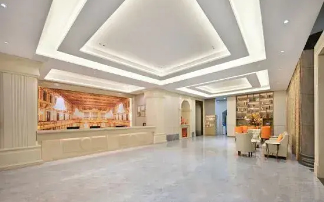 Vienna Hotel (Shanwei Feicuiwan, Erma Road Food Street)