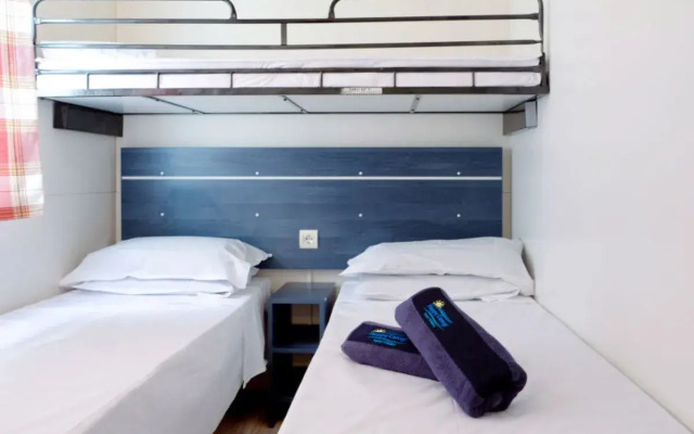 Residence Village (CLL240)