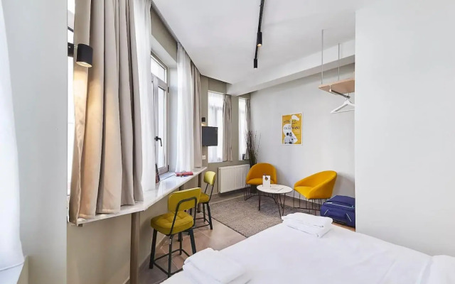 Explore Athens from an uber-central studio!