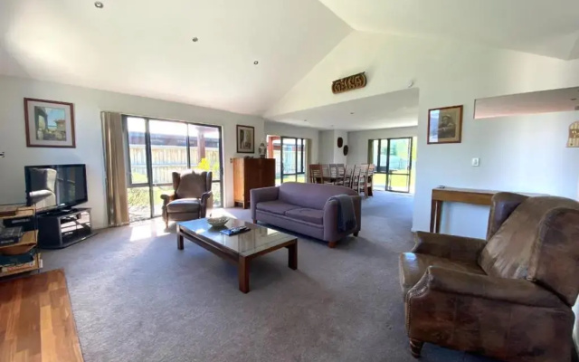 4 Tarndale Place