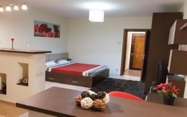 Studio D RedBed Self-Catering Apartments