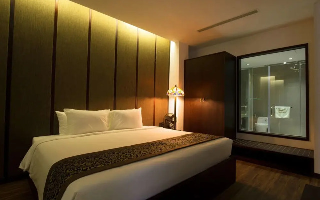 Dong Duong Hotel & Suites