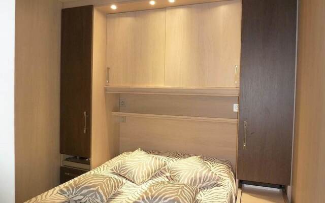 Отель One Bedroom Carlton комната для гостей