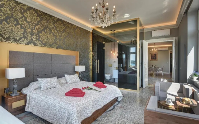 Arena & Seaview Luxurious Residence
