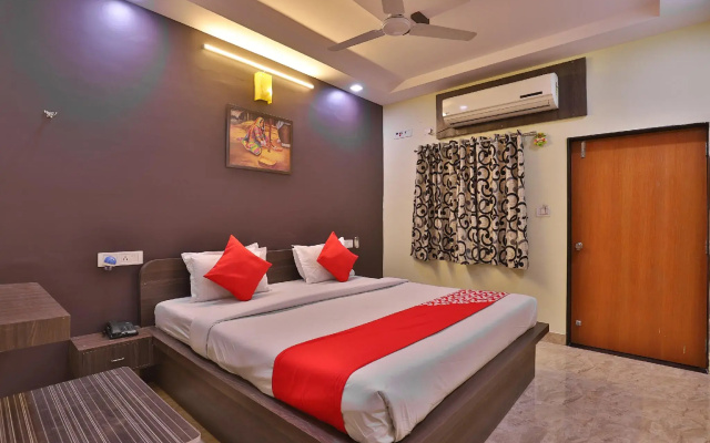 OYO Flagship 28024 Hotel Royal Palace