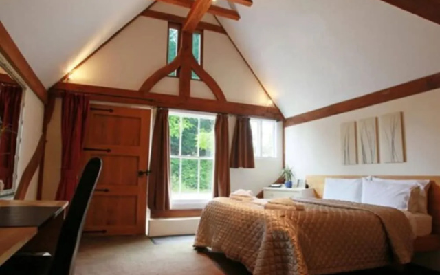 Tonge Barn