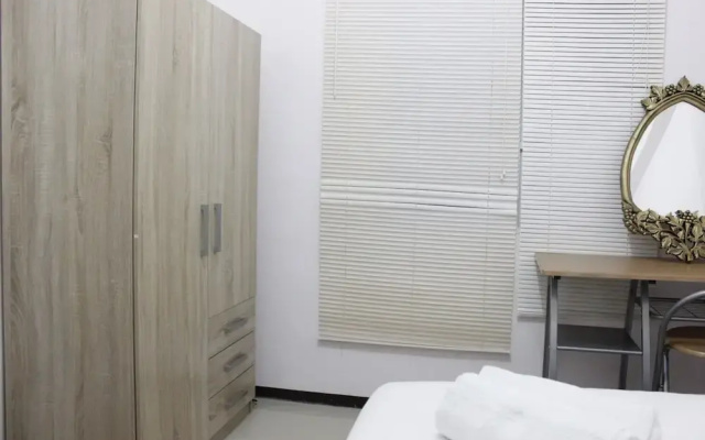 Classic 2BR Gateway Pasteur Apartment By Travelio