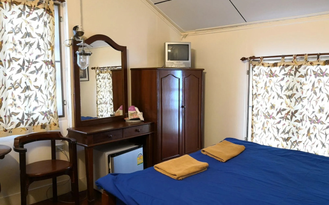 Baan Somboon Guesthouse
