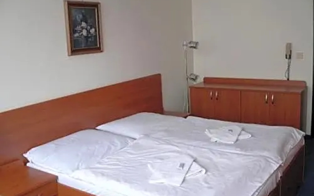 CMC Residence & Conference Inn