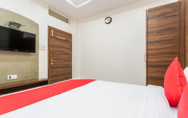 Oyo 24144 Tathastu Hotel
