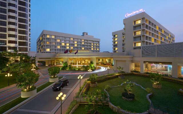 Отель Cinnamon Grand Colombo вид на фасад