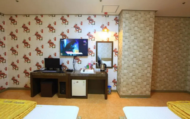 Marina Motel