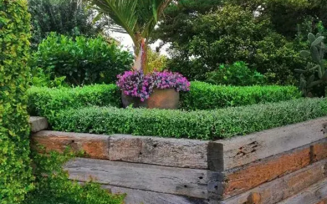 Oneroa Secret Garden Apartments