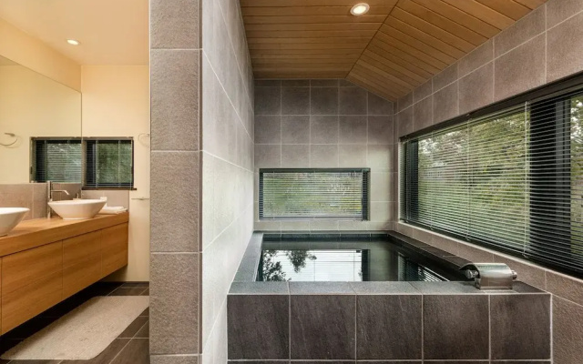 Tahoe Lodge by H2 Life