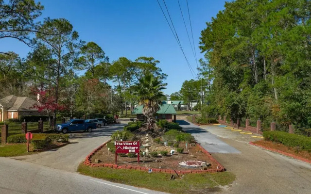 Crown Resorts at Hickory Hills