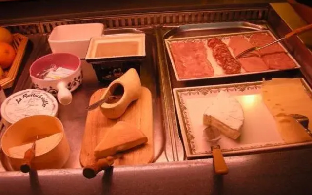 LHôte Antique