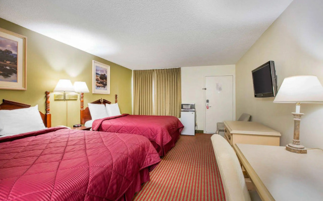 Econo Lodge Sequoia Area