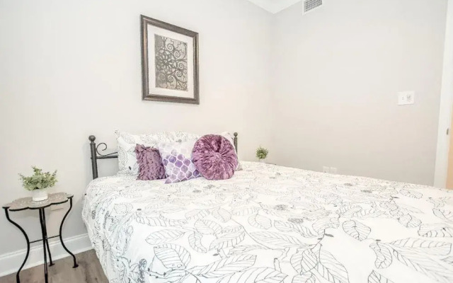 Exquisite Home Near Streetcar & French Quarter!