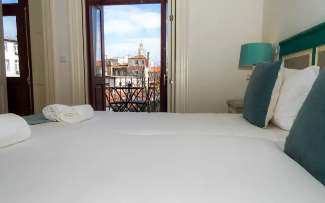 Liiiving in Porto Historic Clérigos Apartments