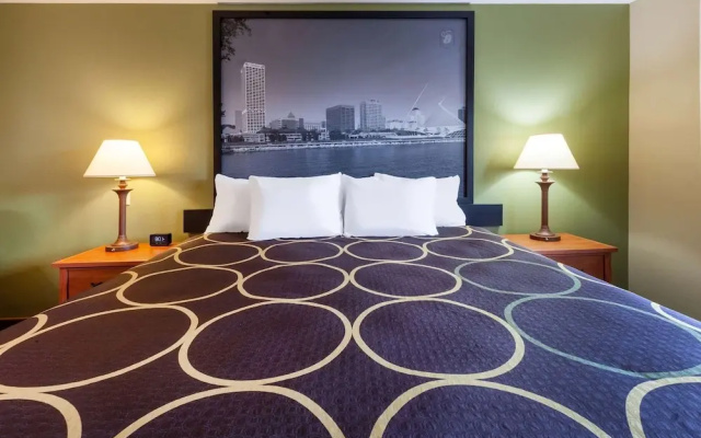 Super 8 By Wyndham Berlin Wi