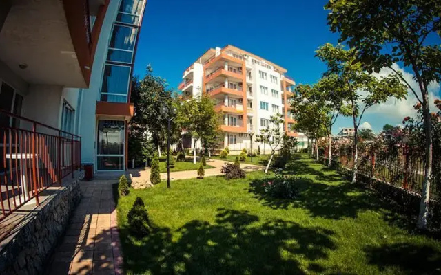 Riviera Studio