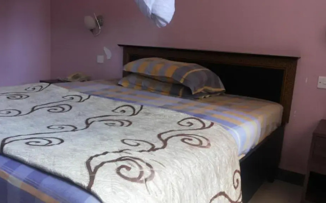 Palema Crown Hotel