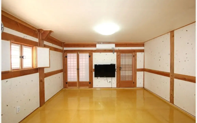 Jeonju Buyongheon Hanok Stay