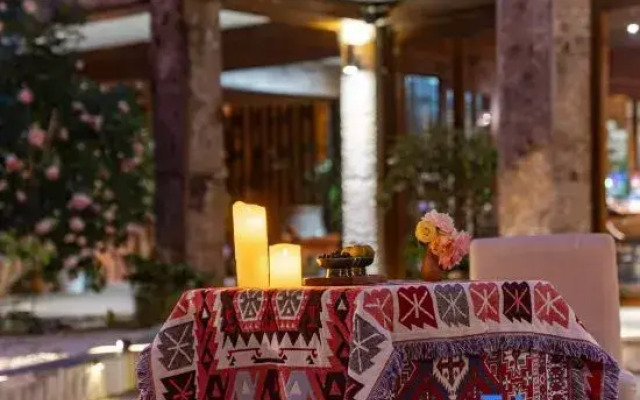 Shangri La Manxin Yunshui Bieyuan Inn