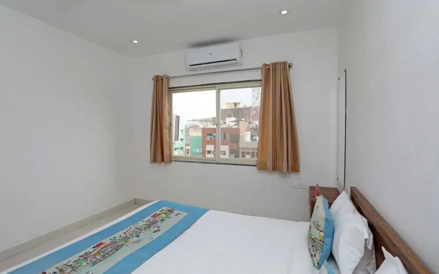 OYO 10061 Home 3BHK Modern Near Gulab Bagh