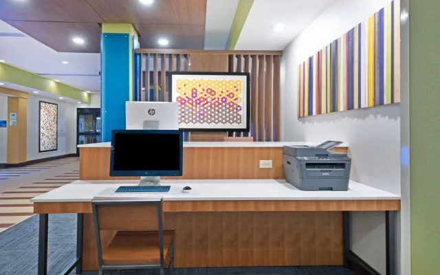 Holiday Inn Express & Suites Uniontown