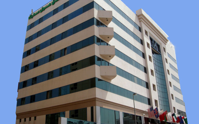 Landmark Summit Hotel вид на фасад